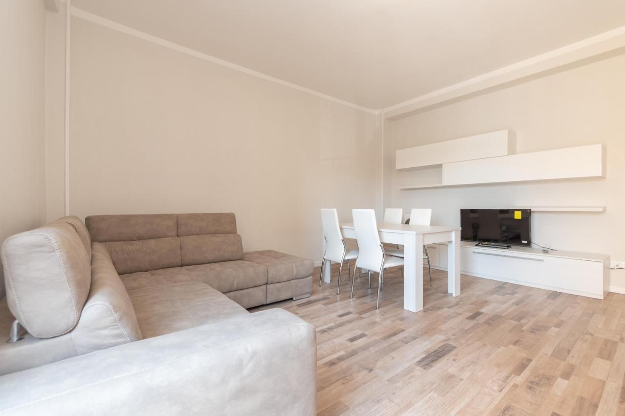 Appartamento Ospedale Civile 4 - F&L Apartment ブレシア エクステリア 写真